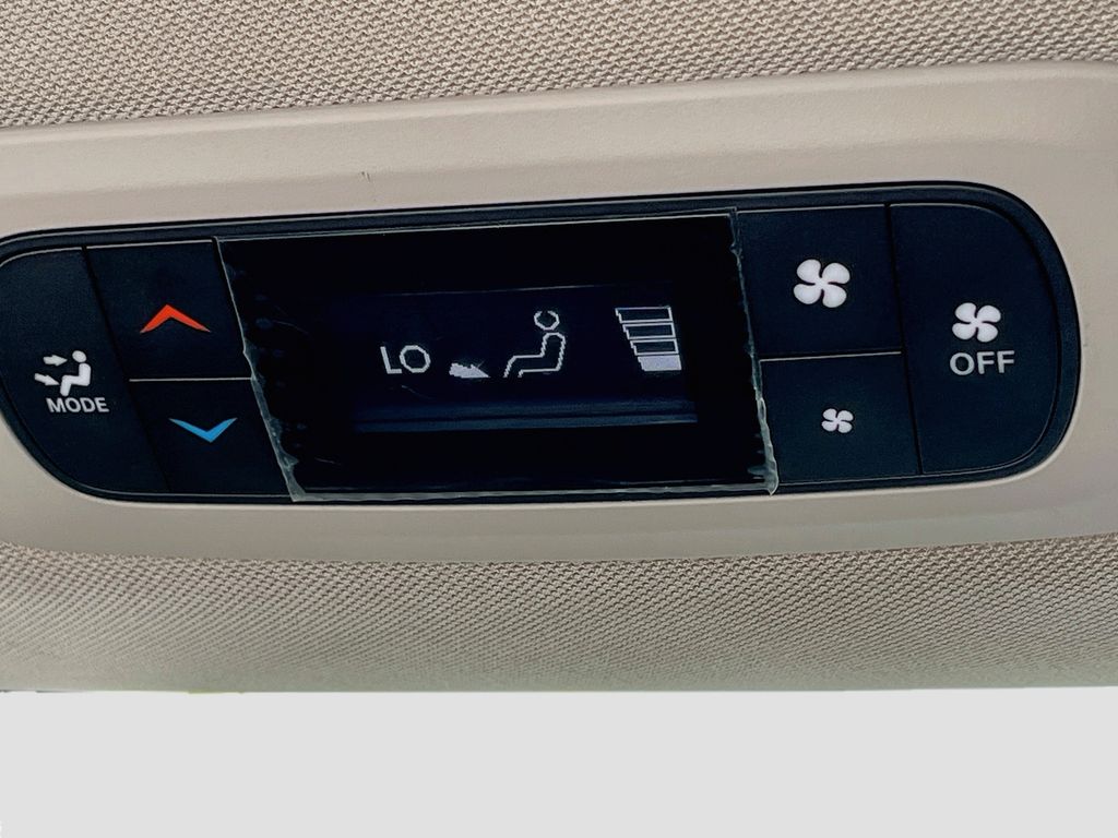 Used 2019 Silver Chrysler LX image 24