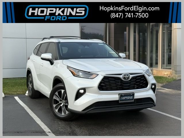 White (Wind Chill Pearl) 2024 Toyota Highlander SUV / Crossover All-Wheel Drive 8-Speed Automatic