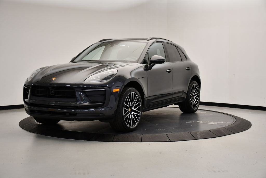 Thumbnail: 2026 Porsche Macan - 1