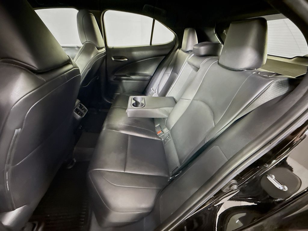 Thumbnail: 2020 Lexus UX - 24