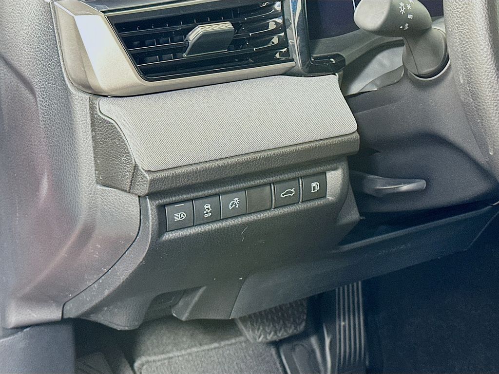 Thumbnail: 2025 Toyota Camry - 10