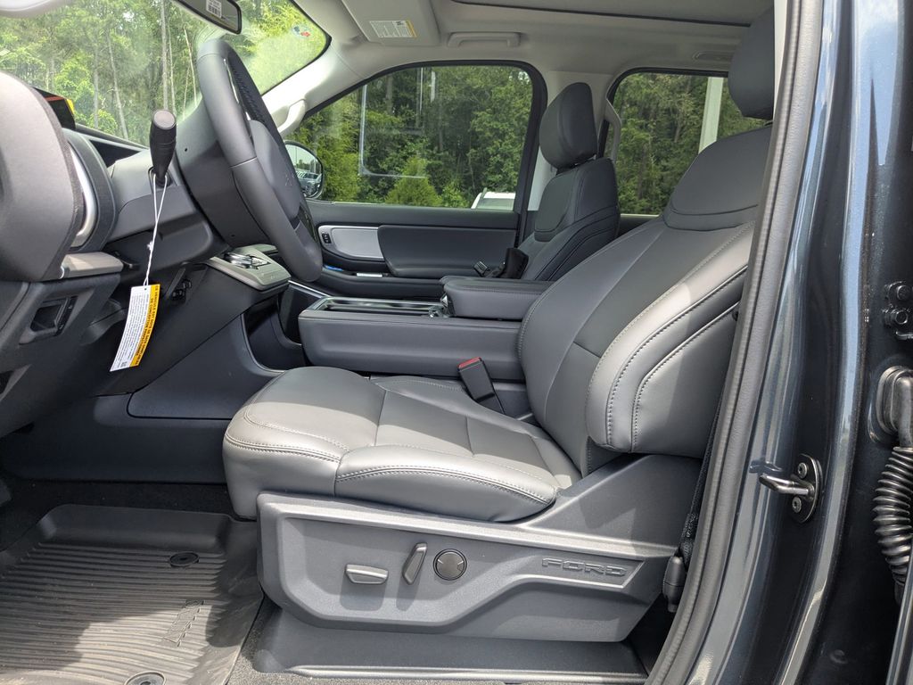 2026 Ford Expedition Active - Photo 14