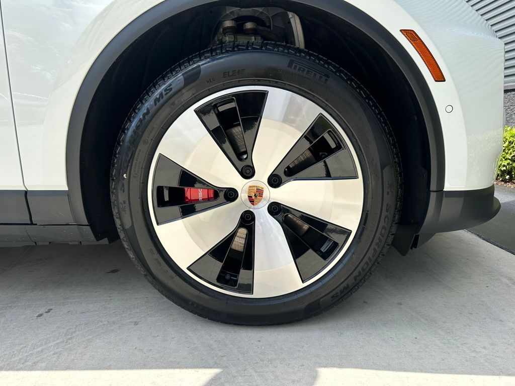 Thumbnail: 2026 Porsche Macan - 15