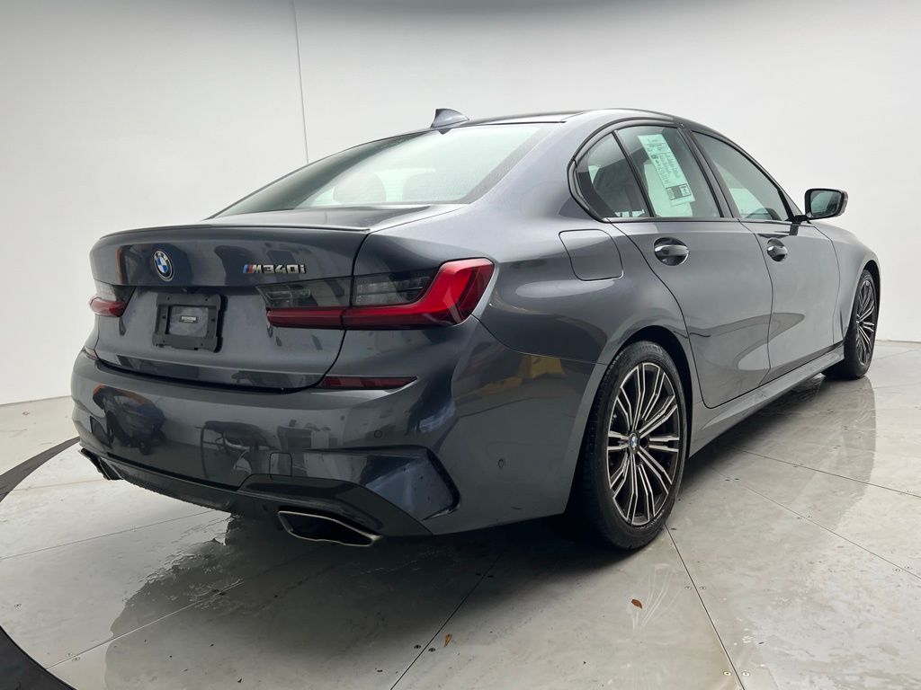 Thumbnail: 2022 BMW 3 Series - 3