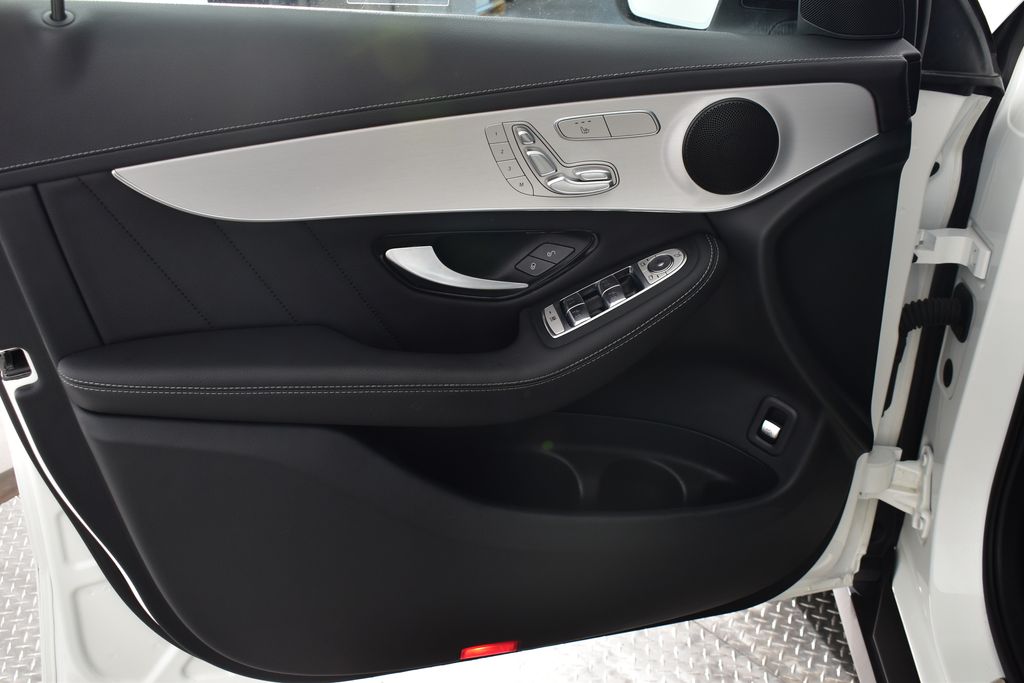 Thumbnail: 2023 Mercedes-Benz GLC - 11