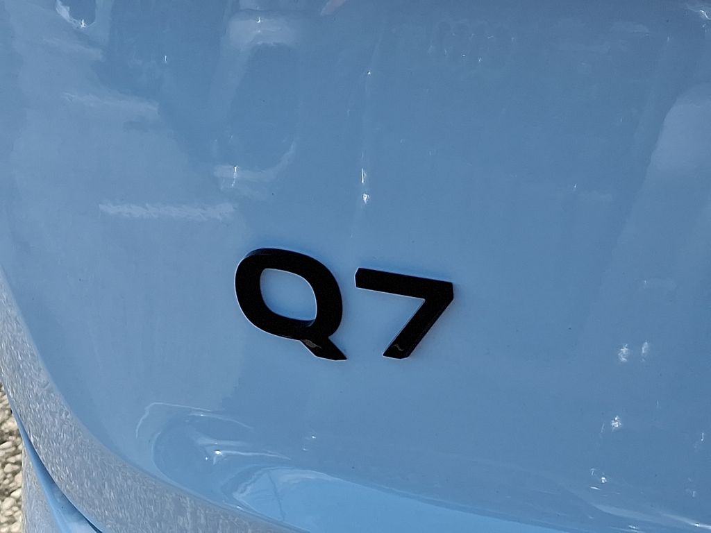 Thumbnail: 2026 Audi Q7 - 11