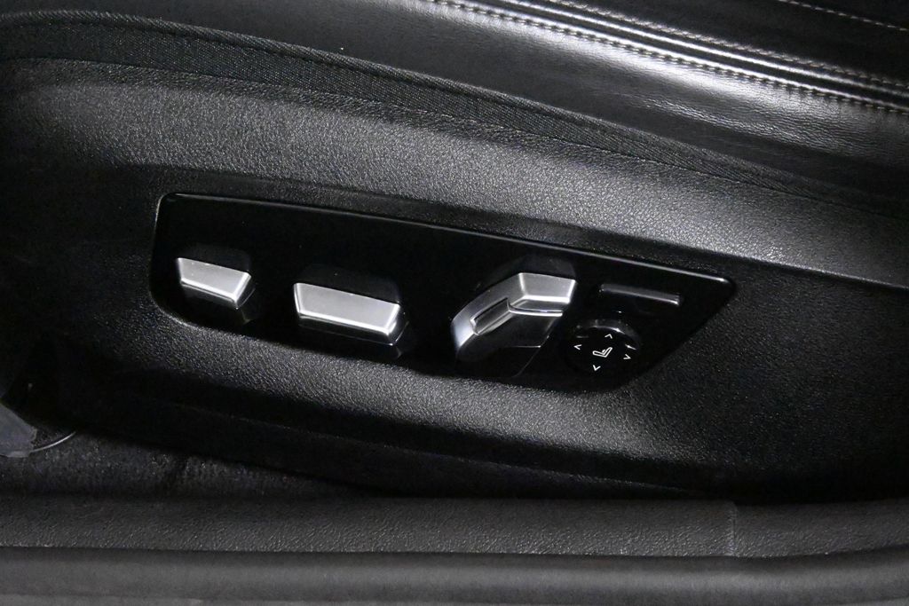 Thumbnail: 2021 BMW 5 Series - 27