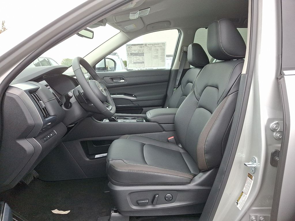 Thumbnail: 2025 Nissan Pathfinder - 7