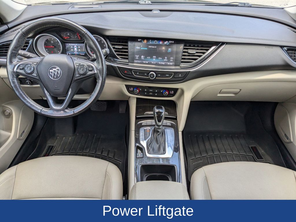 2018 Buick Regal TourX Essence