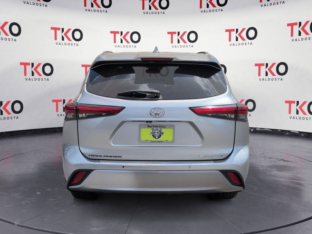 Used 2023 Toyota Highlander SUV