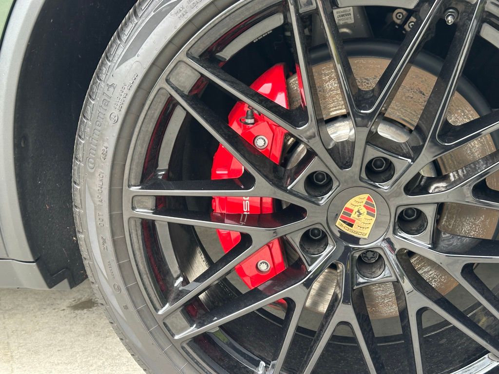 Thumbnail: 2025 Porsche Macan - 16