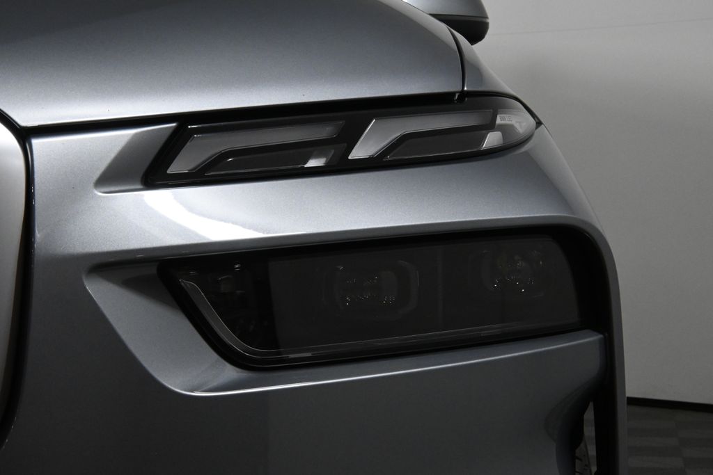 Thumbnail: 2024 BMW X7 - 11