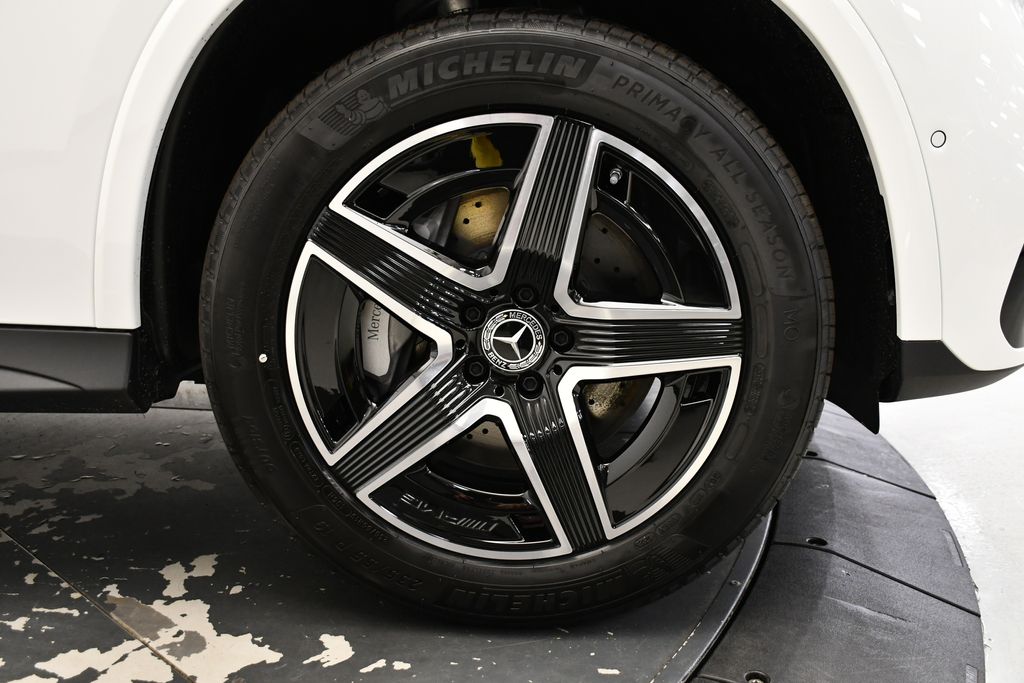 Thumbnail: 2025 Mercedes-Benz GLC - 16