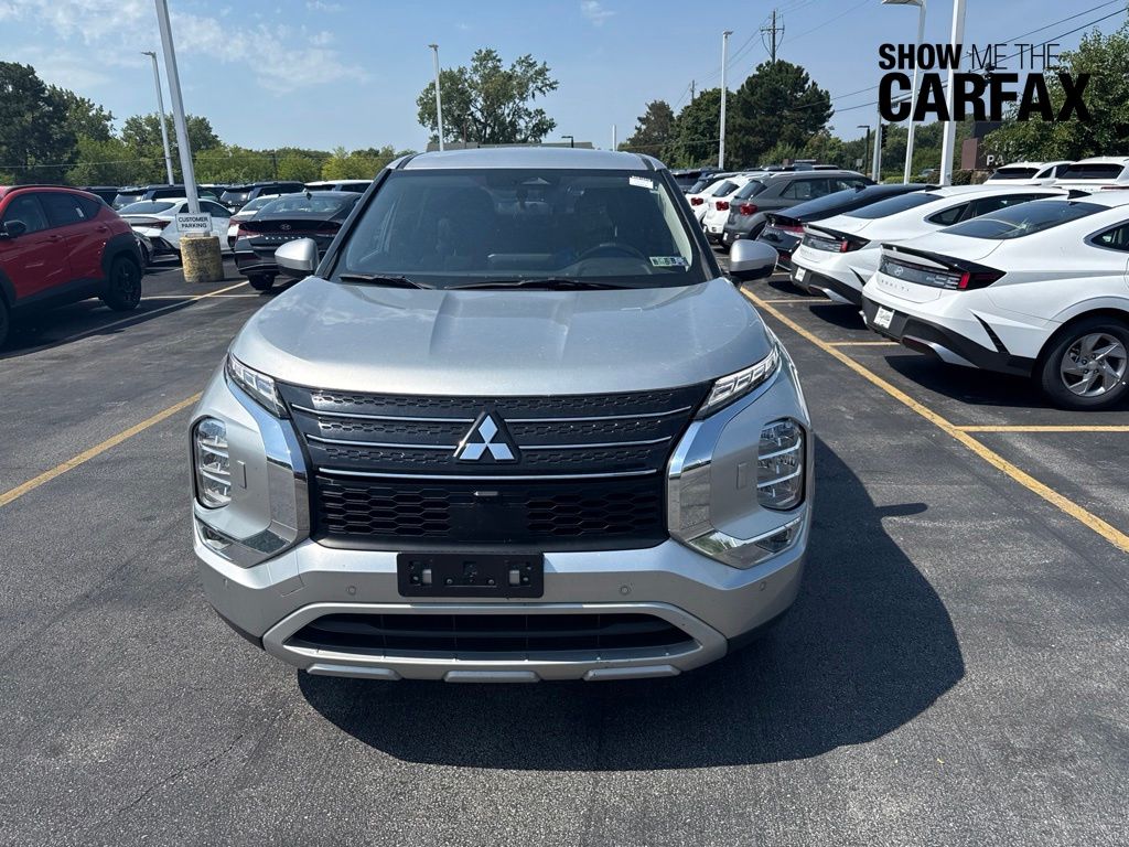 Alloy Silver Metallic 2024 Mitsubishi Outlander SUV / Crossover  Continuously Variable Transmission