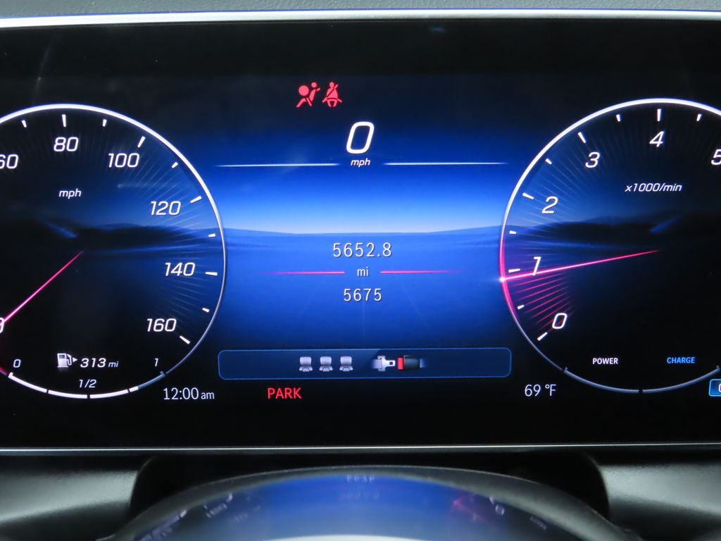 Thumbnail: 2025 Mercedes-Benz GLC - 32