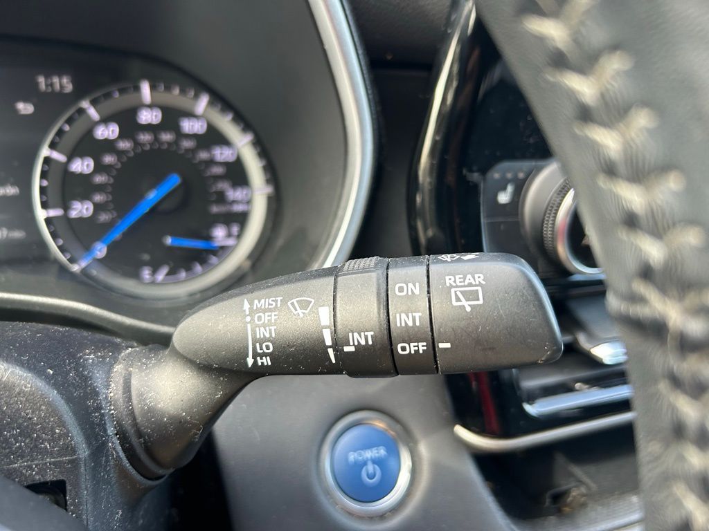 Thumbnail: 2021 Toyota Highlander - 28