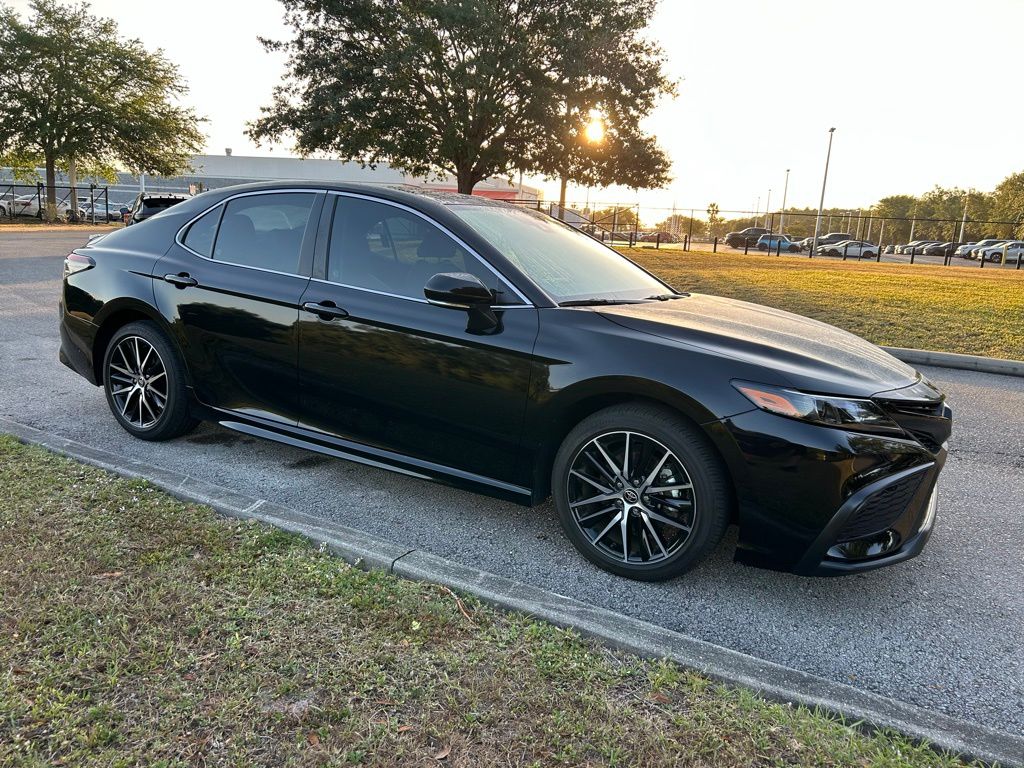 2024 Toyota Camry SE 6