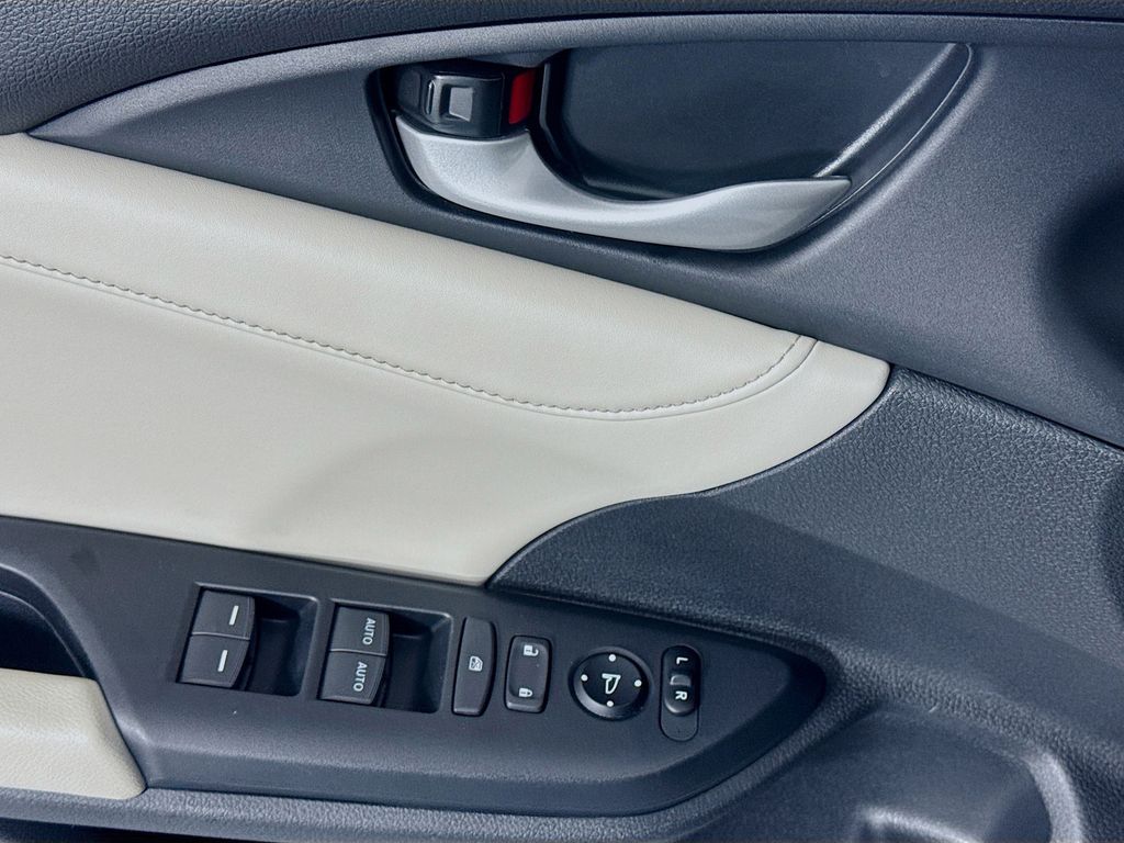 Used Car 2019 Honda Insight  Touring For Sale Under $20,000 In Austin, Texas