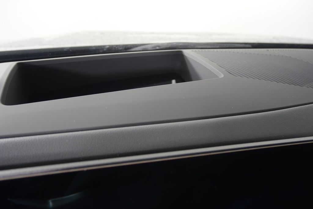 Thumbnail: 2025 BMW 5 Series - 21