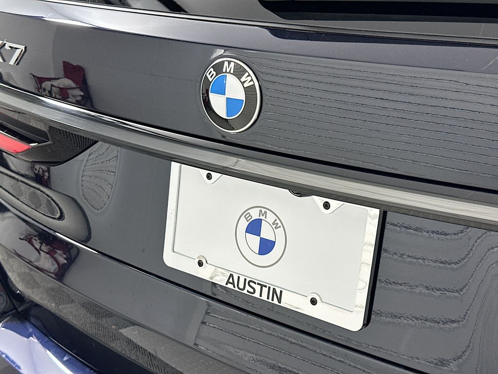 Thumbnail: 2026 BMW X7 - 22