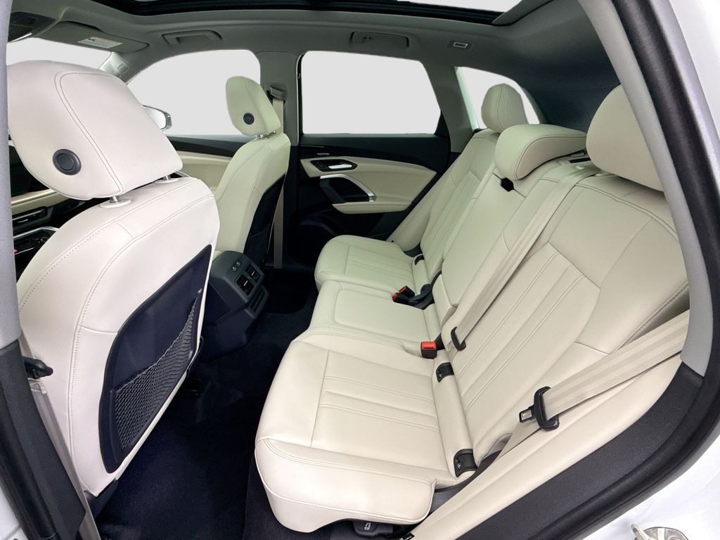 Thumbnail: 2025 Audi Q5 - 21