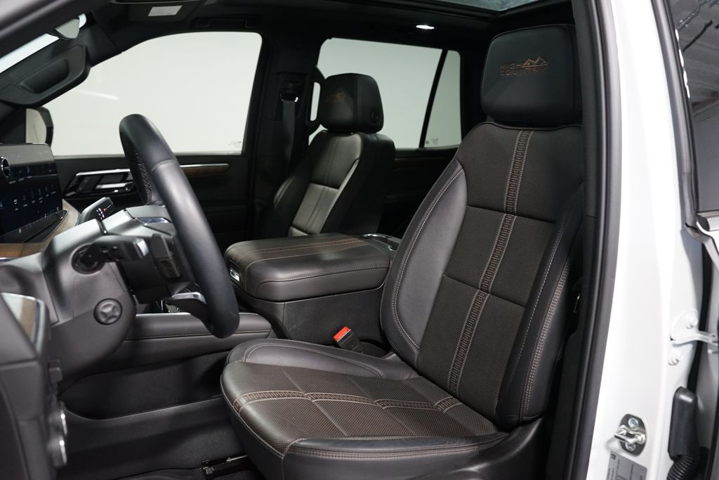 Thumbnail: 2025 Chevrolet Tahoe - 6