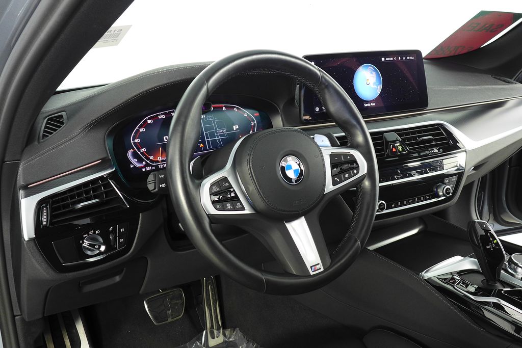 Thumbnail: 2023 BMW 5 Series - 30