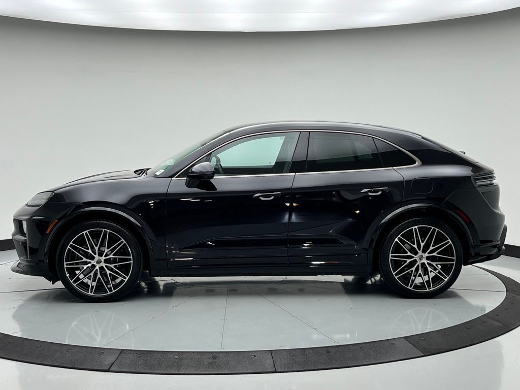 Thumbnail: 2025 Porsche Macan - 2