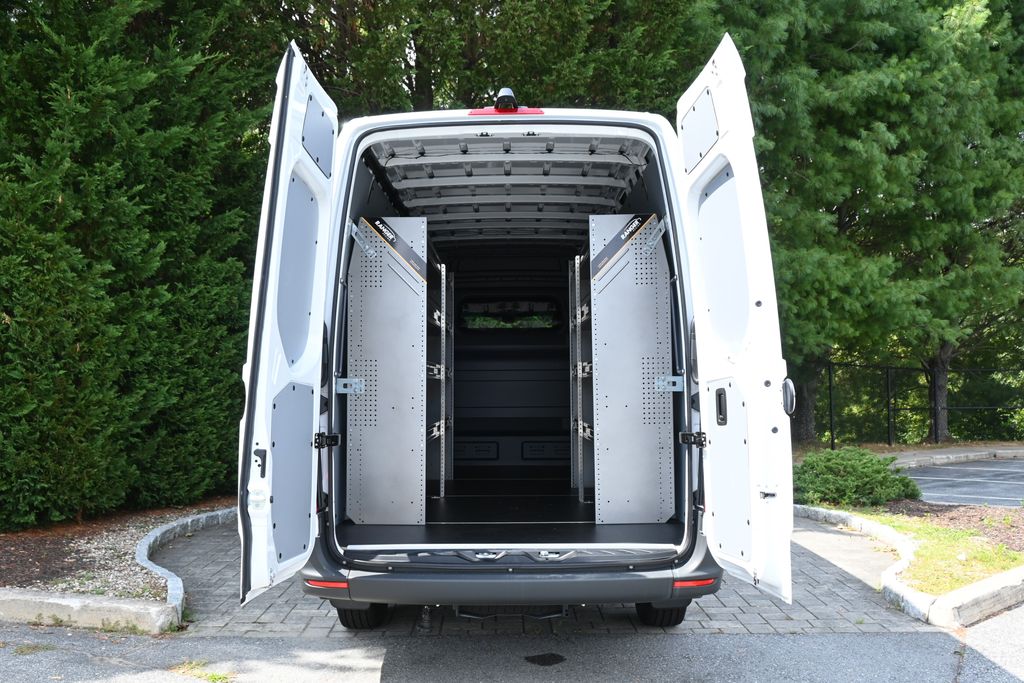 Thumbnail: 2025 Mercedes-Benz Sprinter - 27