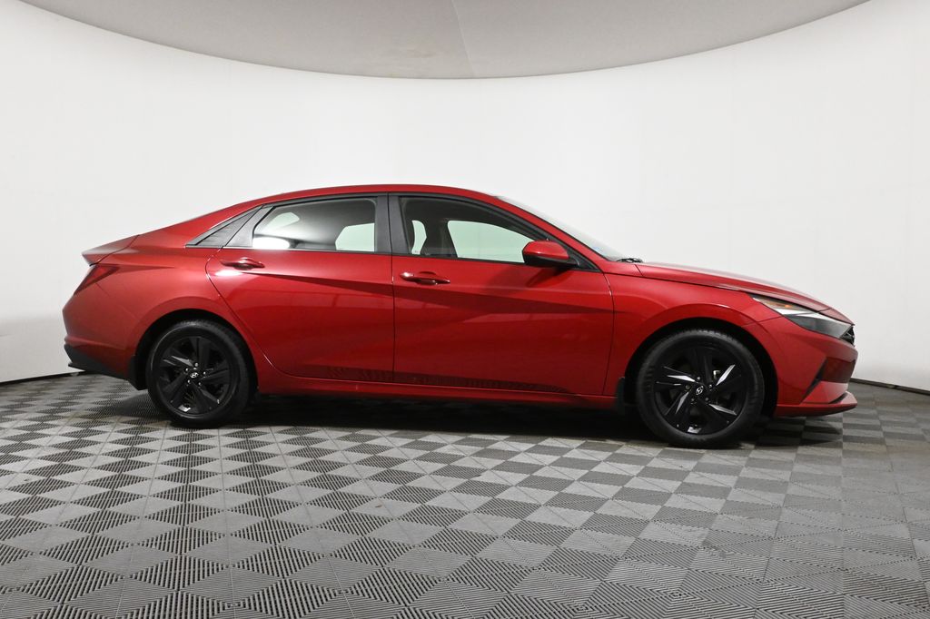 Thumbnail: 2021 Hyundai Elantra - 9
