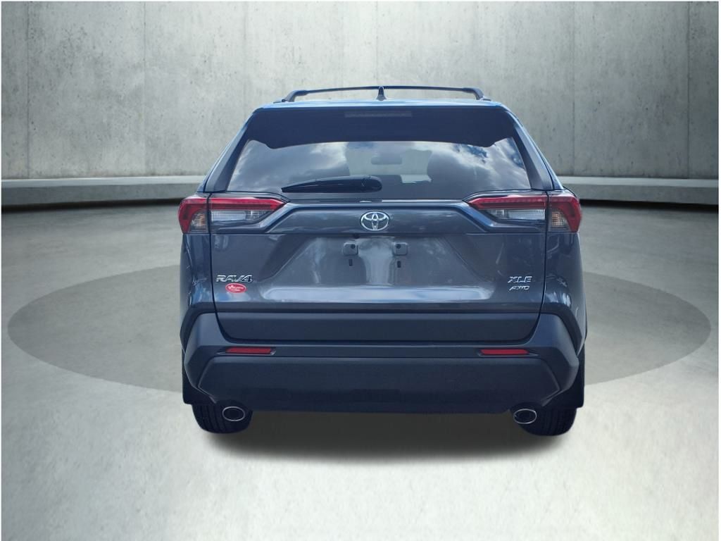 2022 Toyota RAV4 XLE photo 4