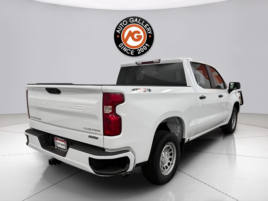 View vehicle photo 3
