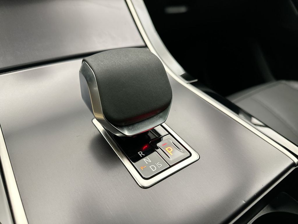 Thumbnail: 2026 Land Rover Range Rover Velar - 24