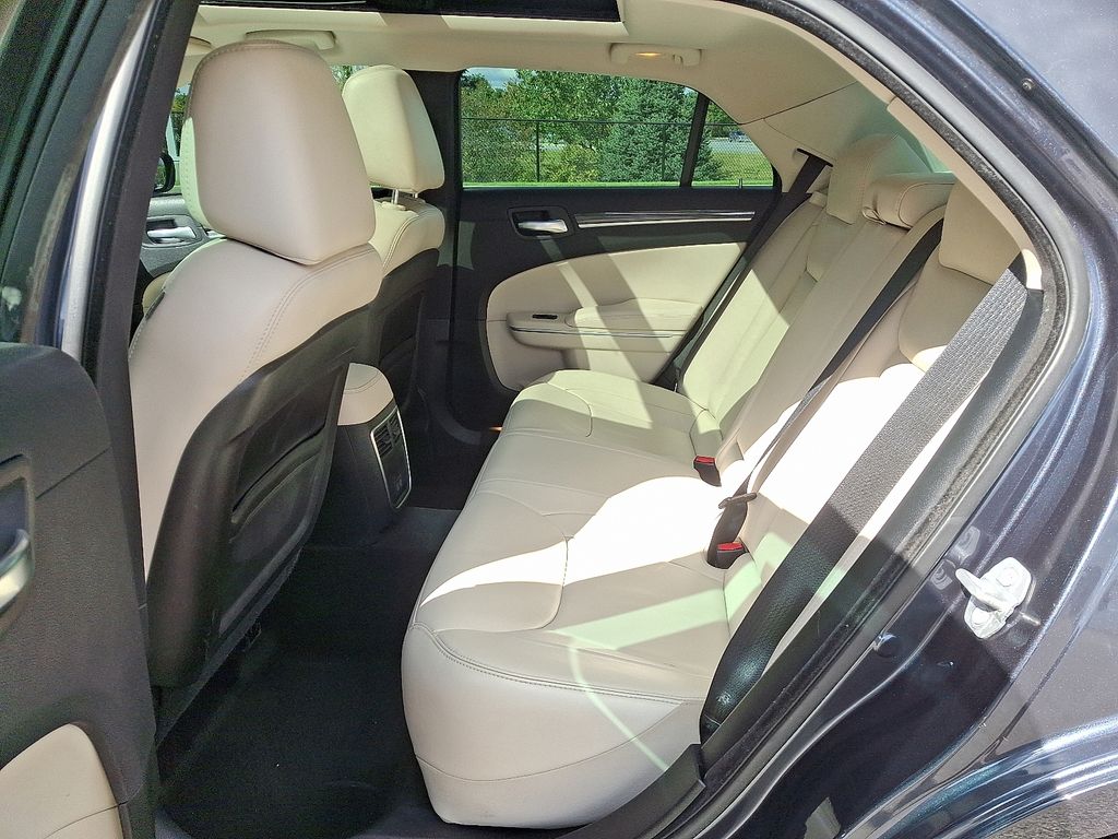 Thumbnail: 2016 Chrysler 300 - 10