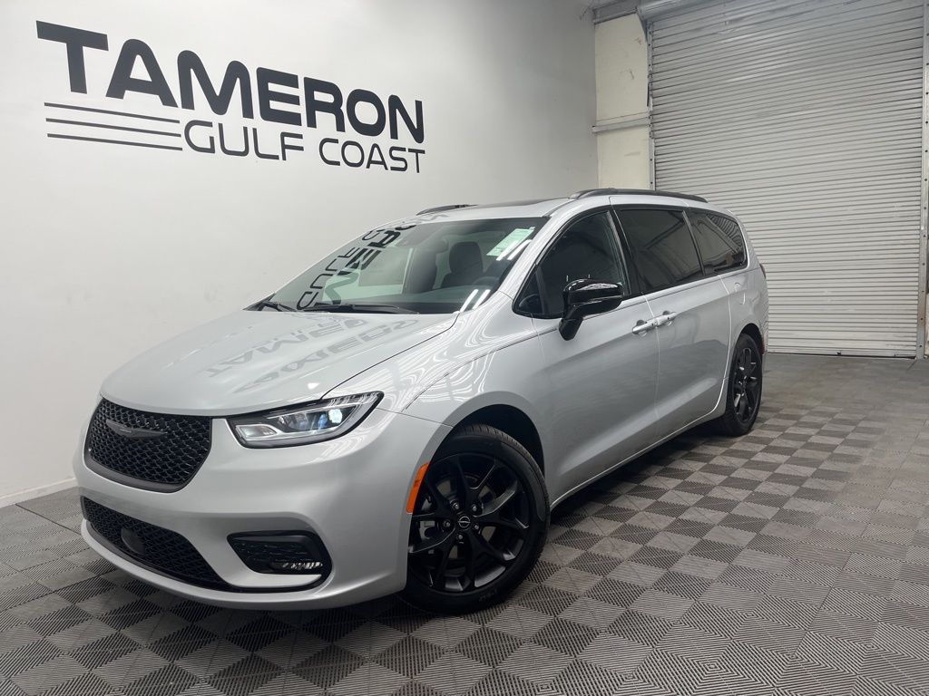 2026 Chrysler Pacifica Limited FWD