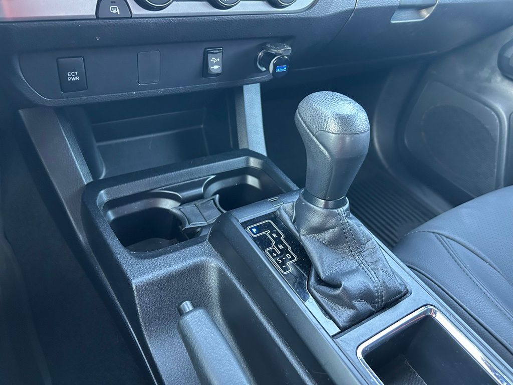 Thumbnail: 2019 Toyota Tacoma - 26