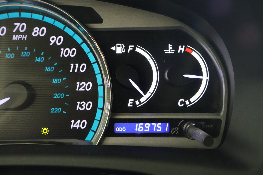 Thumbnail: 2011 Toyota Venza - 17