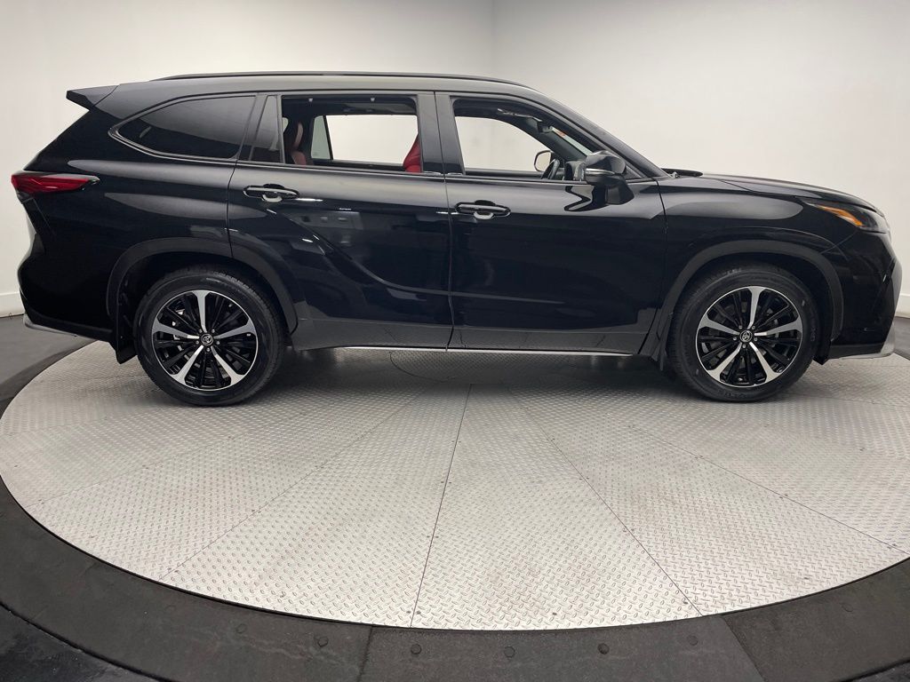 2022 Toyota Highlander XSE 4