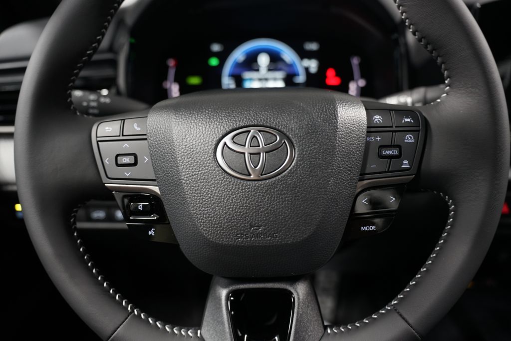 Thumbnail: 2025 Toyota Camry - 12