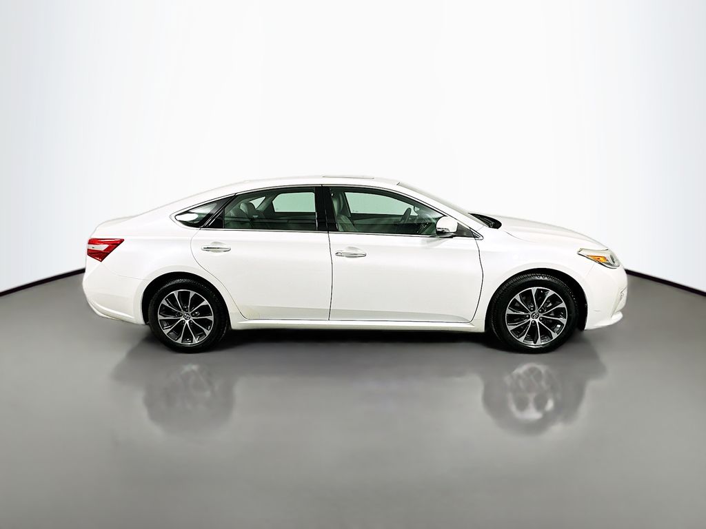 2017 Toyota Avalon Limited 4
