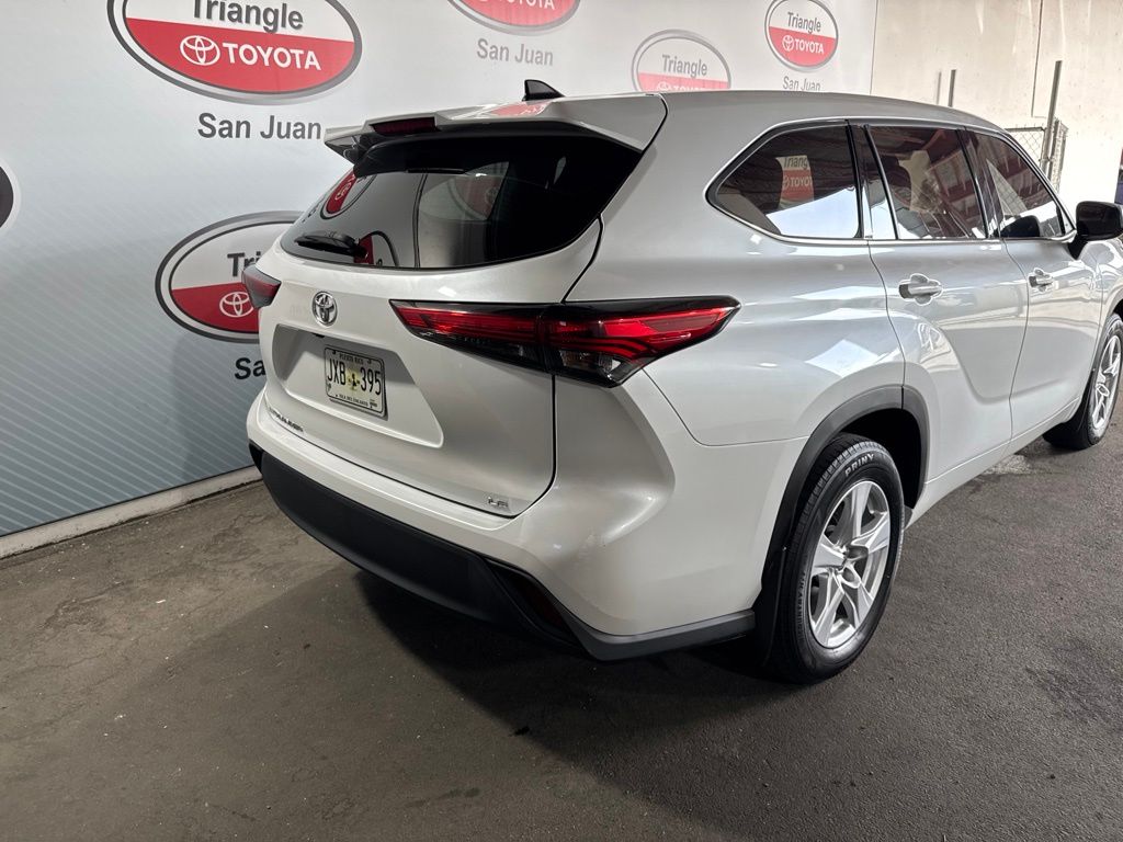 Thumbnail: 2022 Toyota Highlander - 19