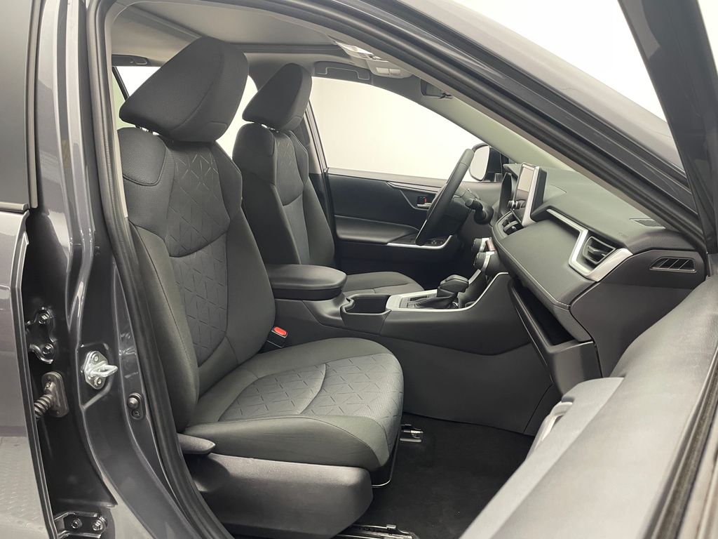 Thumbnail: 2025 Toyota RAV4 - 18