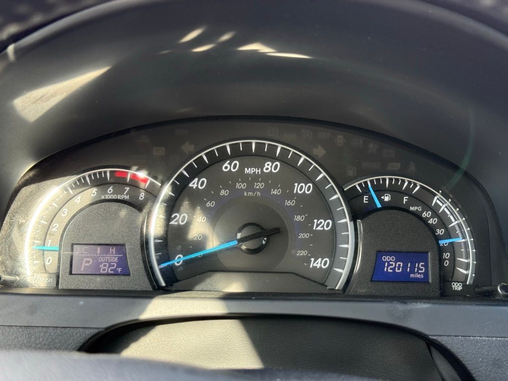 2014 Toyota Camry SE V6 photo