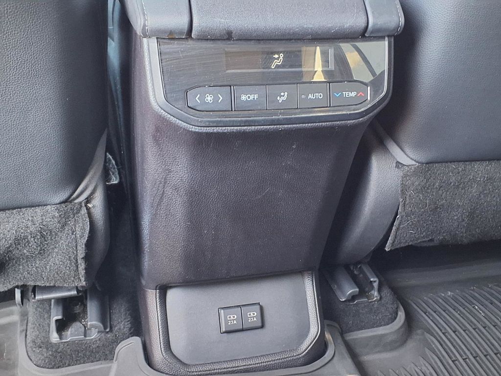 Used 2020 Toyota Highlander SUV