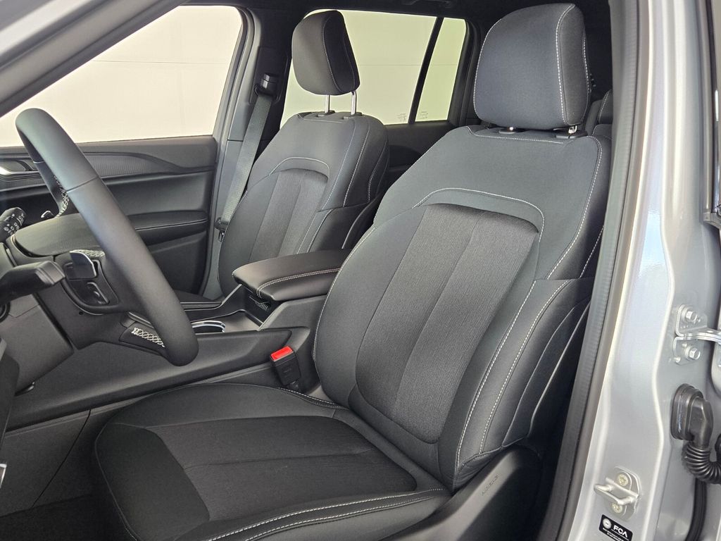 new 2025 Jeep Grand Cherokee car, priced at $26,420