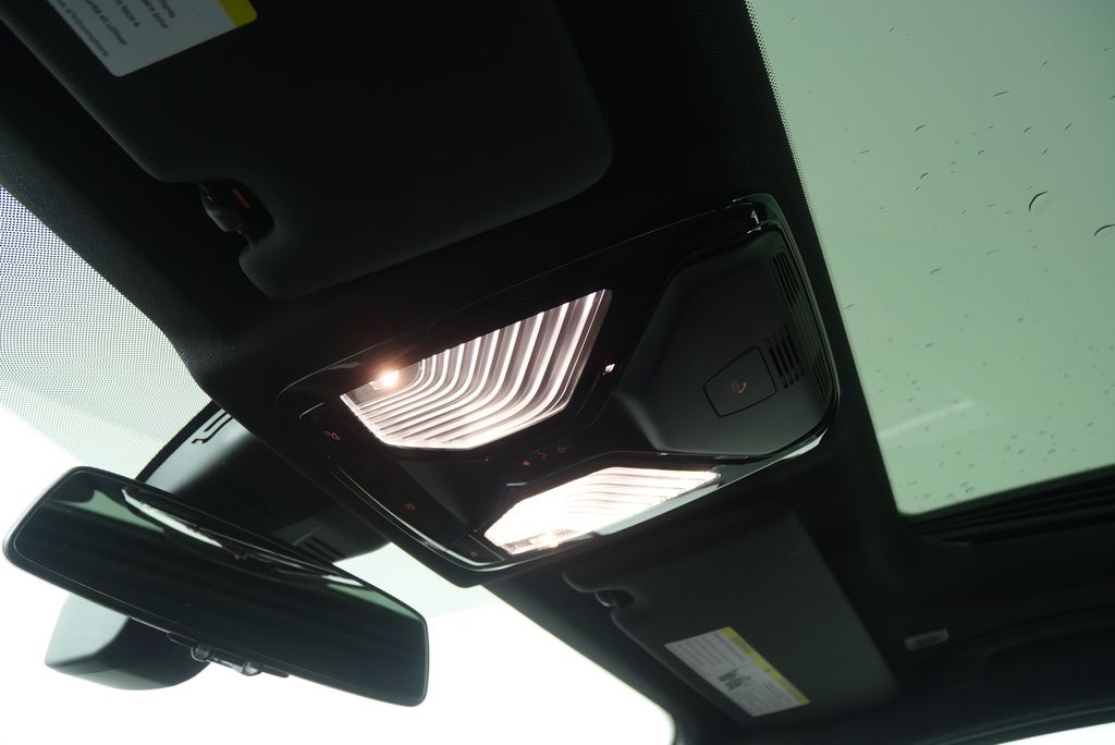 Thumbnail: 2025 BMW 3 Series - 24