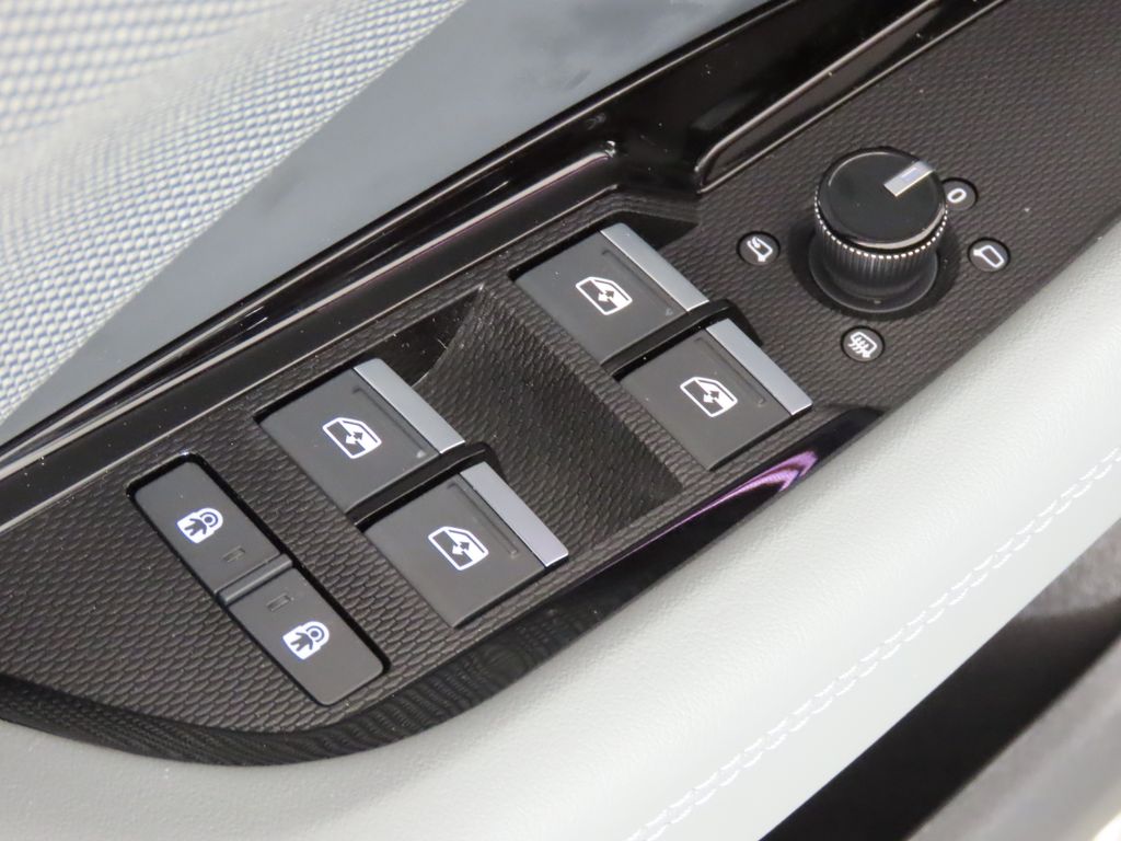 Thumbnail: 2026 Audi Q3 - 30