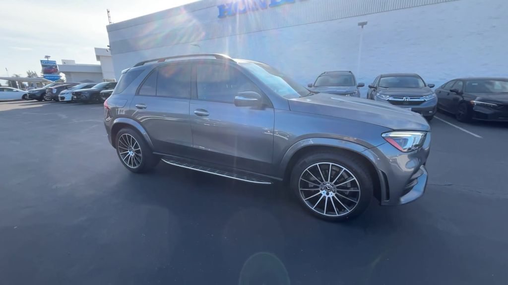 Thumbnail: 2021 Mercedes-Benz GLE - 2