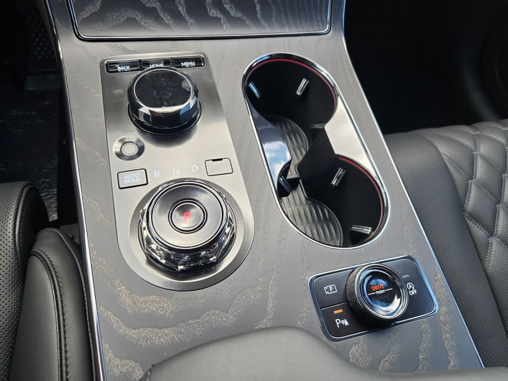 2027 Genesis GV80