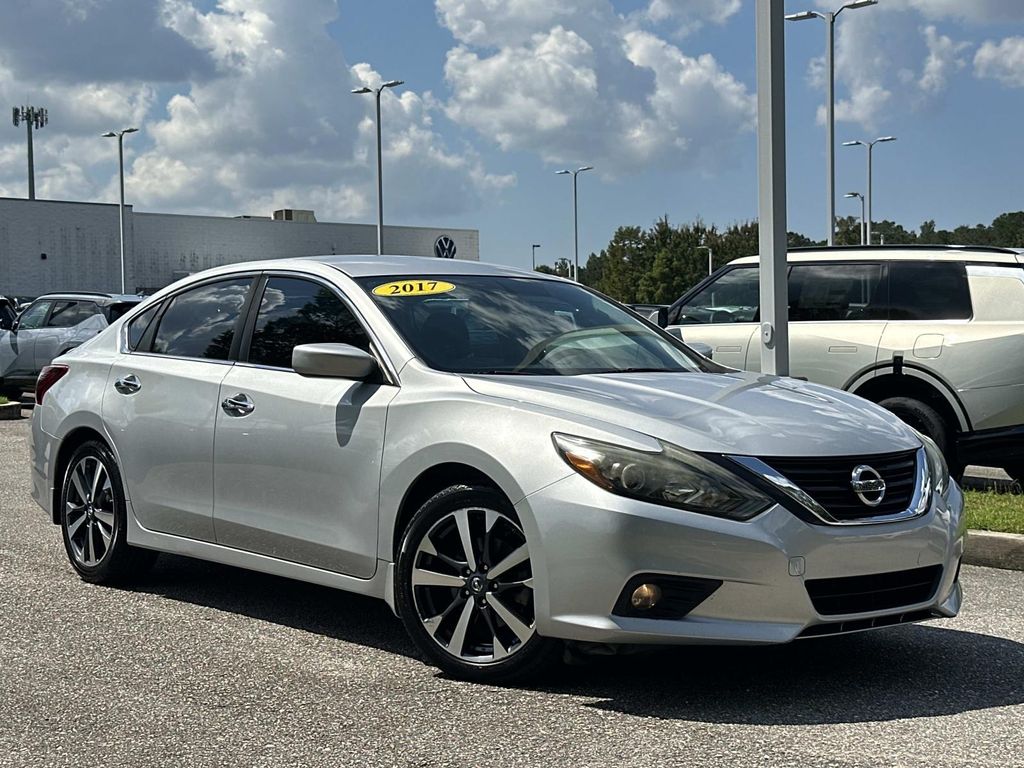 Brilliant Silver 2017 Nissan Altima Sedan Front-Wheel Drive Continuously Variable Transmission